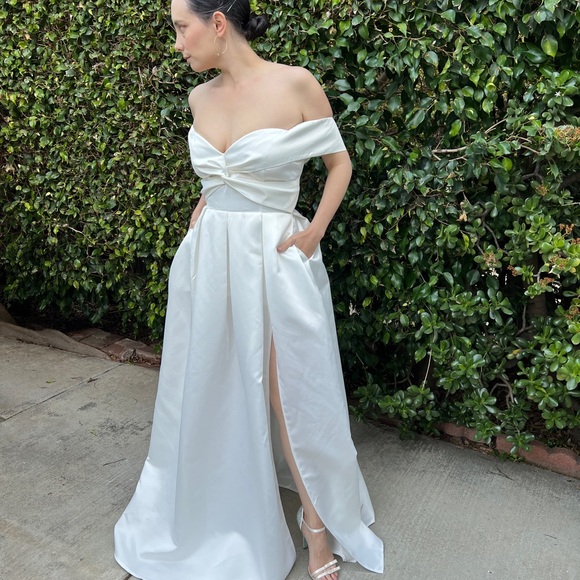 Lulus Dresses & Skirts - Off shoulder Aline satin wedding Gown with leg slit